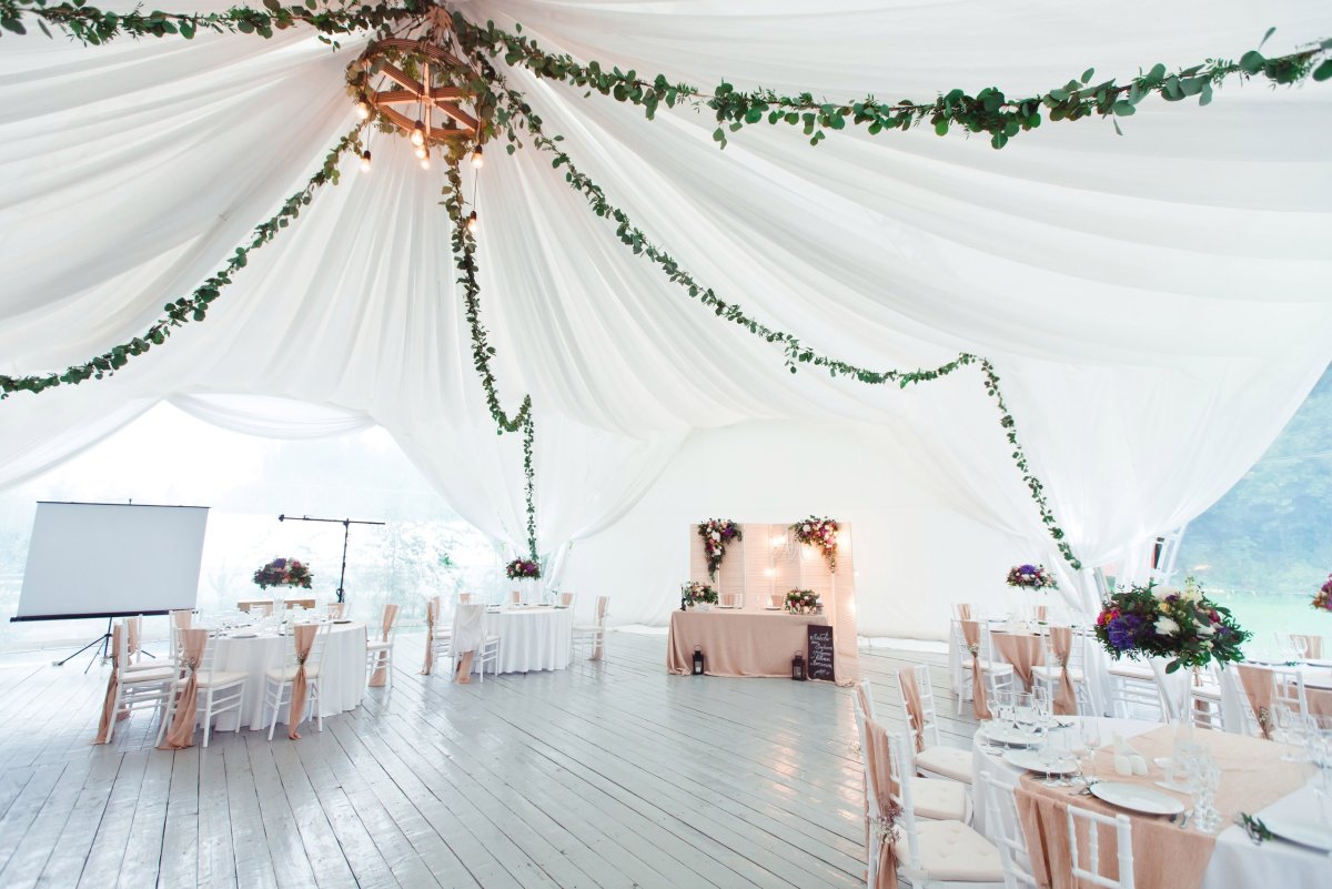 Шатер белый свадебный