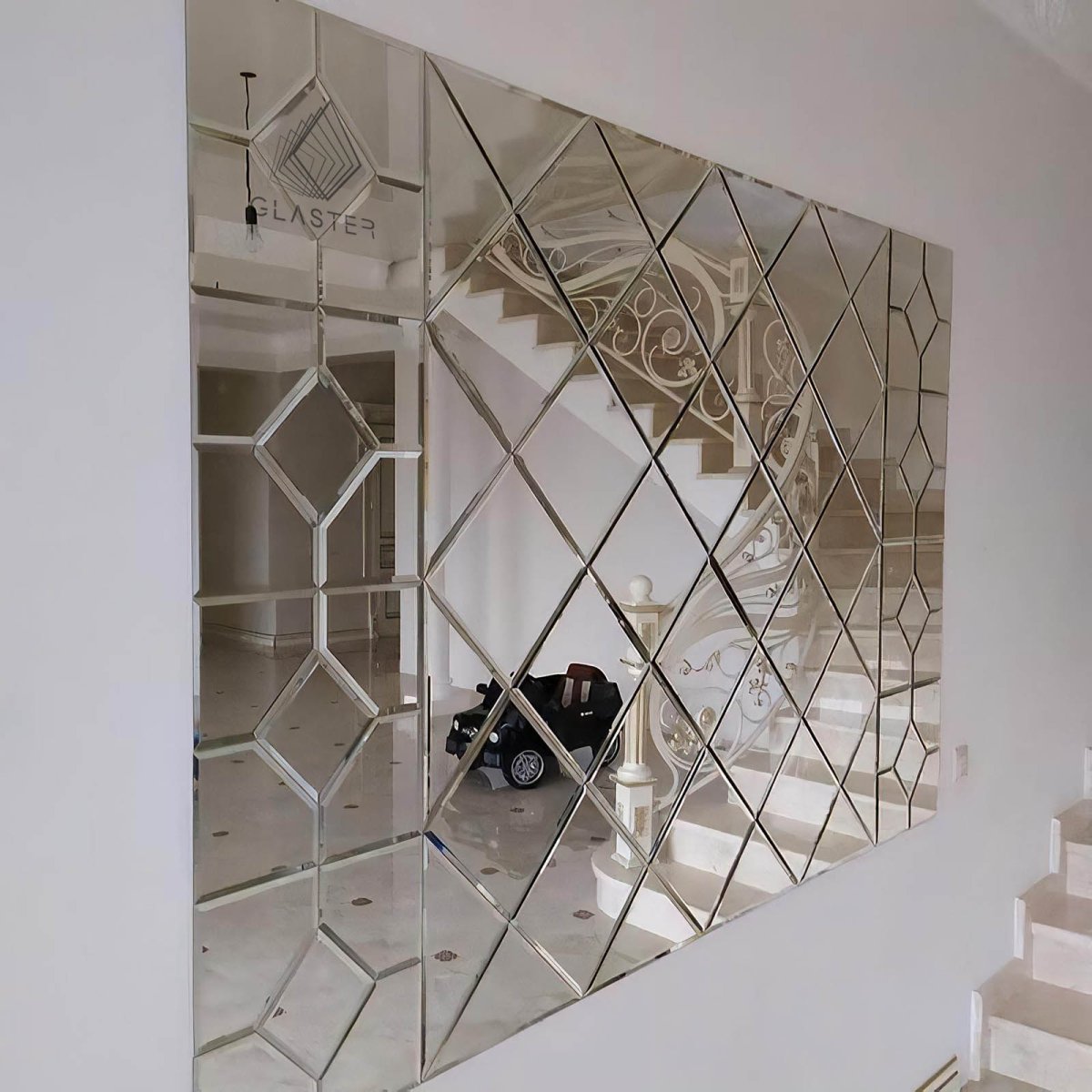 Декоративное зеркальное панно на стену