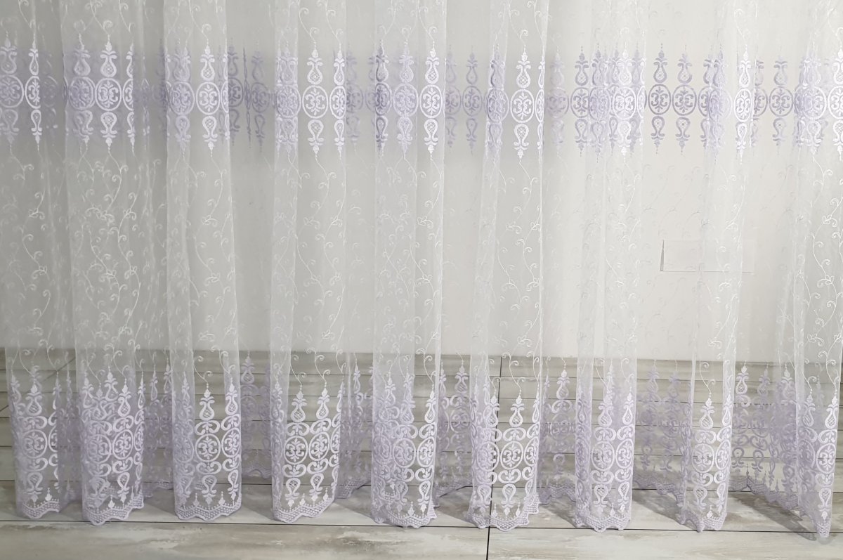 Органза вытравка на окне