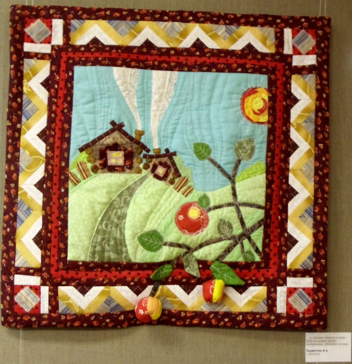 Панно из текстиля