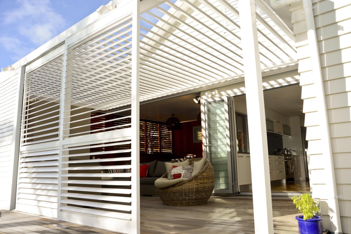 Пергола с жалюзи