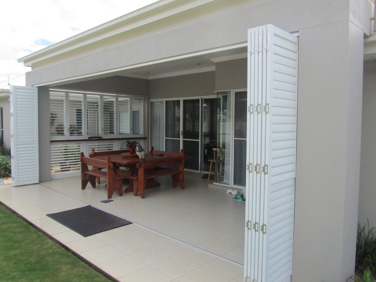 Тканевые рольставни для веранды