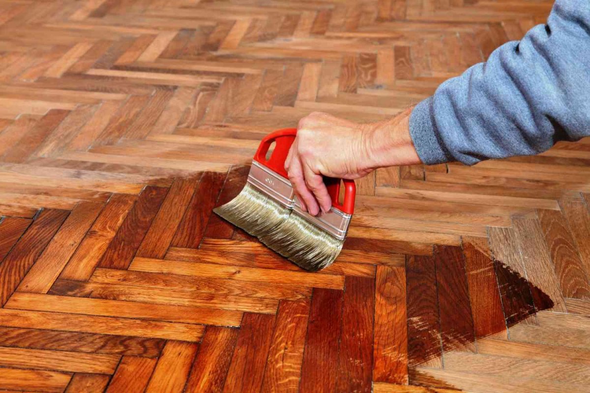 Лакированный деревянный пол