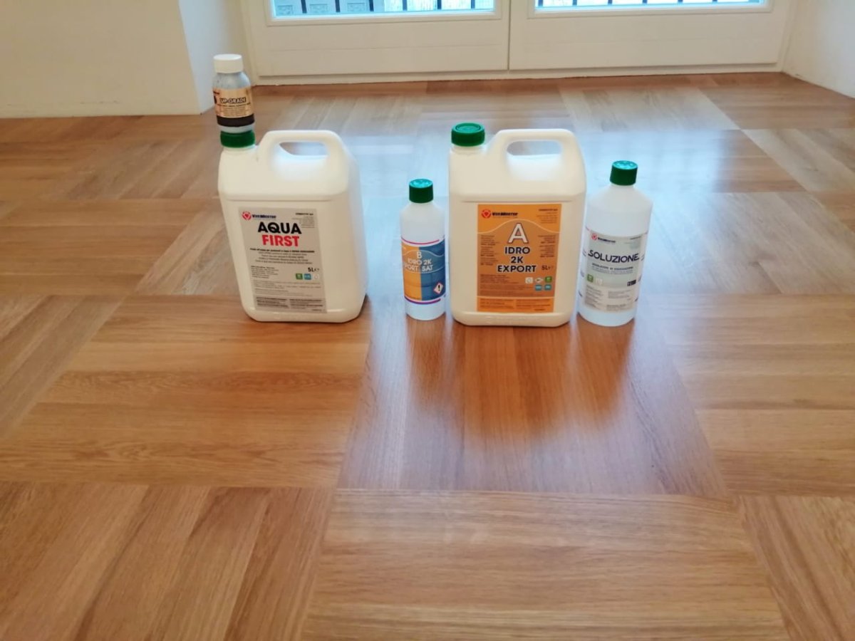 Лак паркетный Водный Luxens глянцевый 5 л