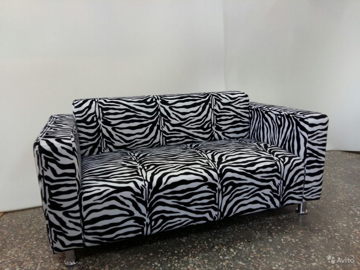 Диван с обивкой Зебра