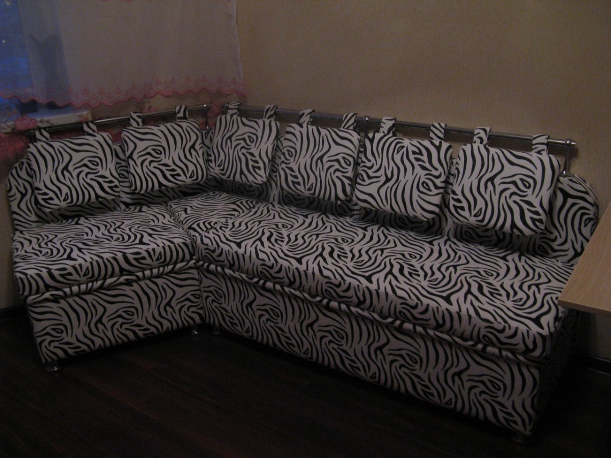 Эркерные кухонные диваны