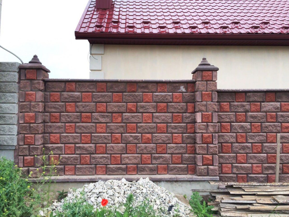 Заборный блок рваный камень