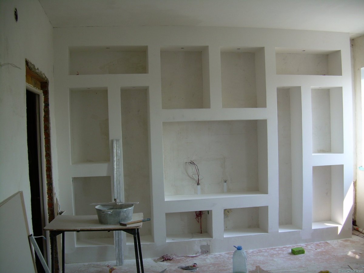 Перегородка с нишей под телевизор