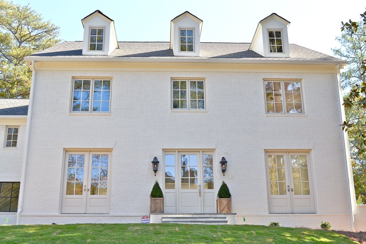 Окрашенный кирпич фасад