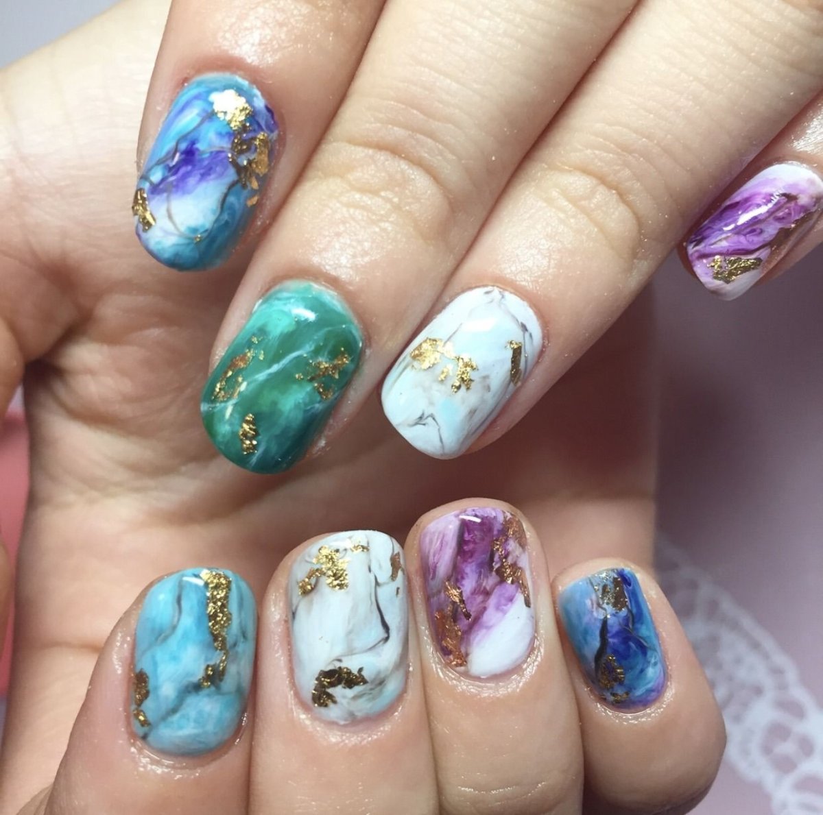 Мраморный маникюр