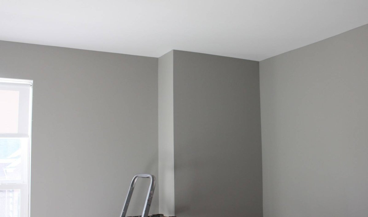 Спальня в серых оттенках