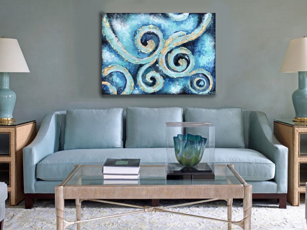 Серый диван