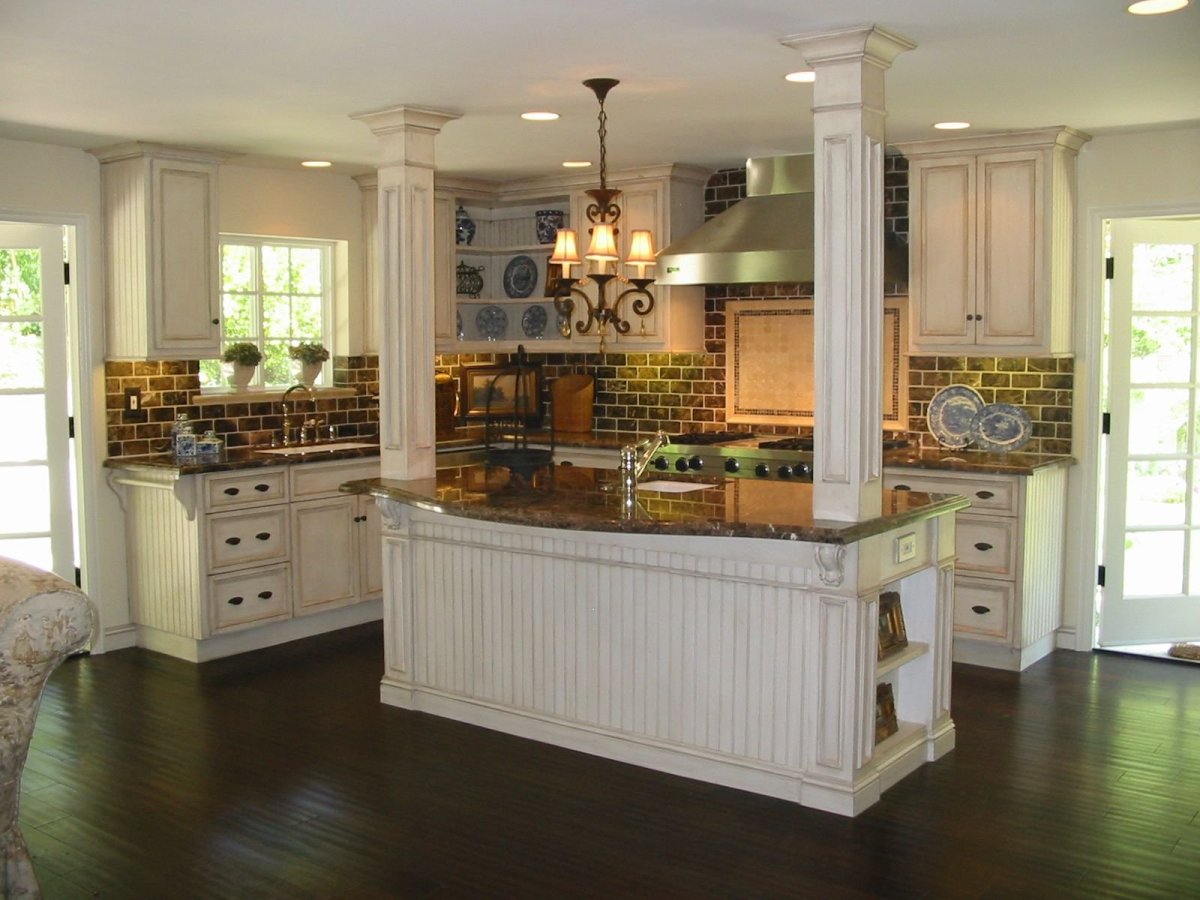 Колонна на кухне