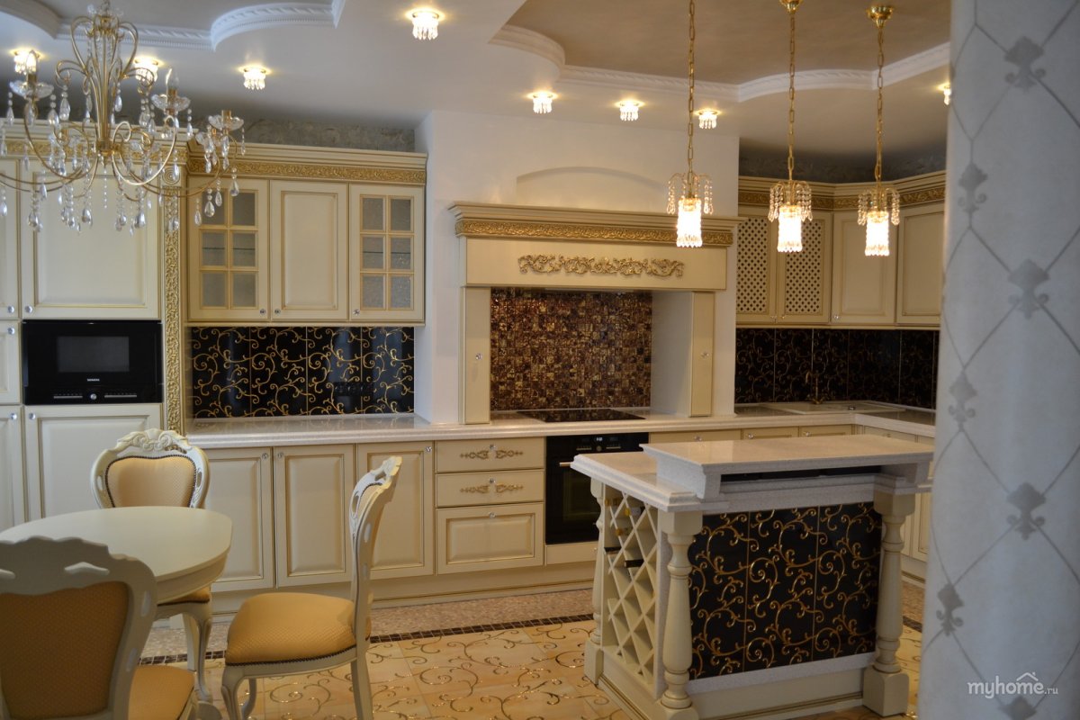 Кухня с двумя колоннами