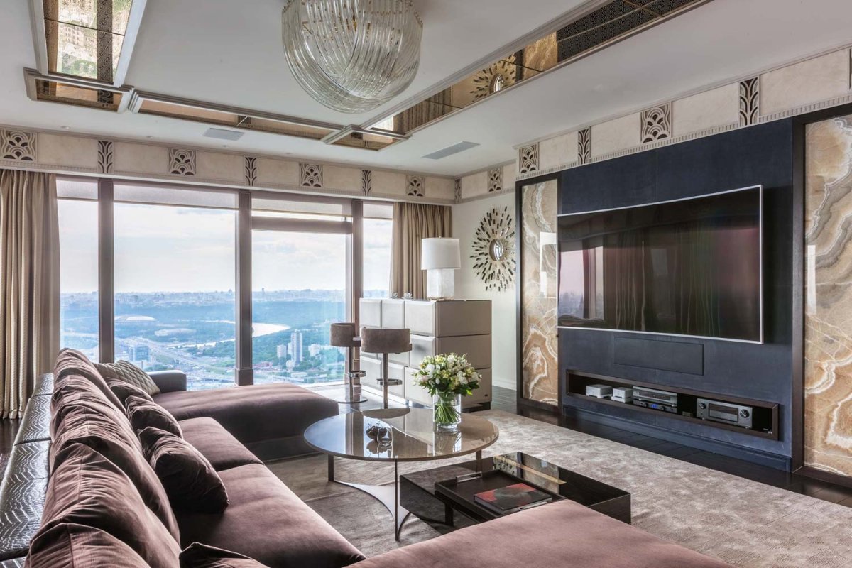 Мраморная плитка в интерьере гостиной