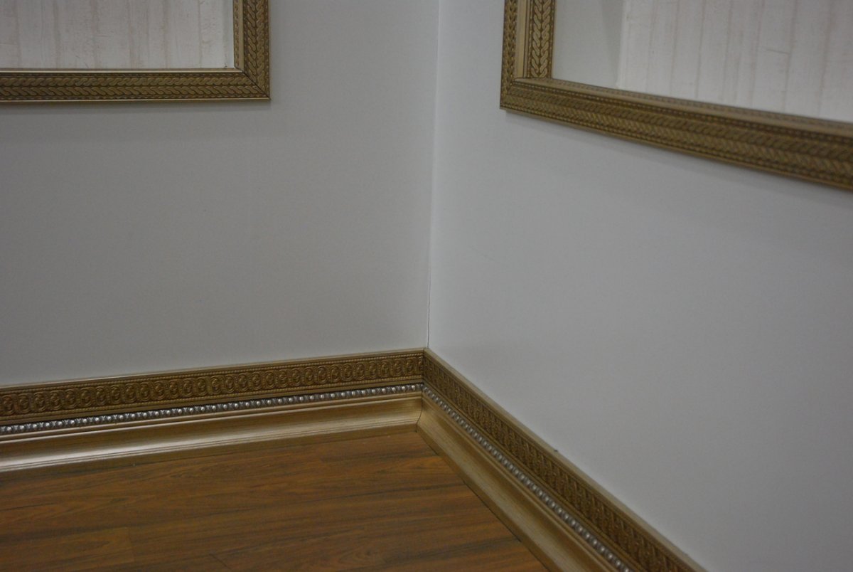 Плинтус Ultrawood Base 5340