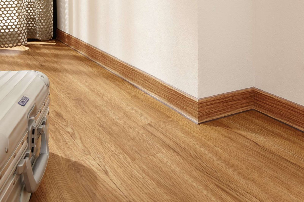 Плинтус Orac sx156 High Heels