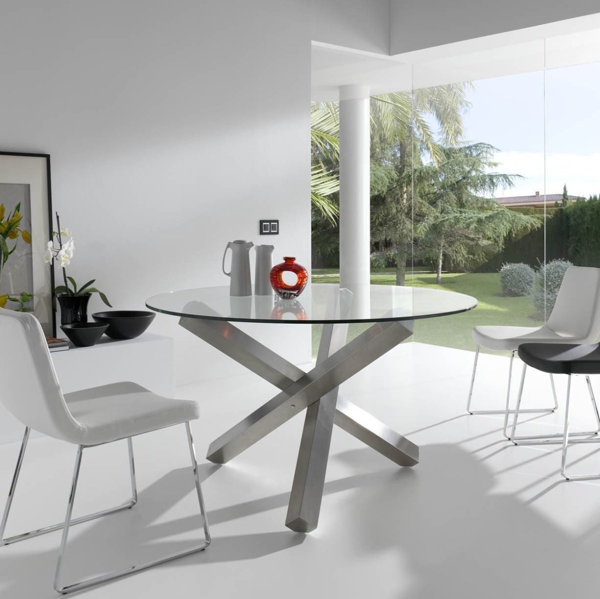 Стол круглый стеклянный кухонный