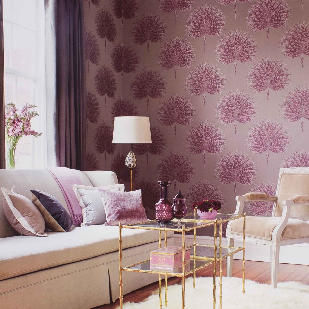 Гостиная в лавандовом цвете