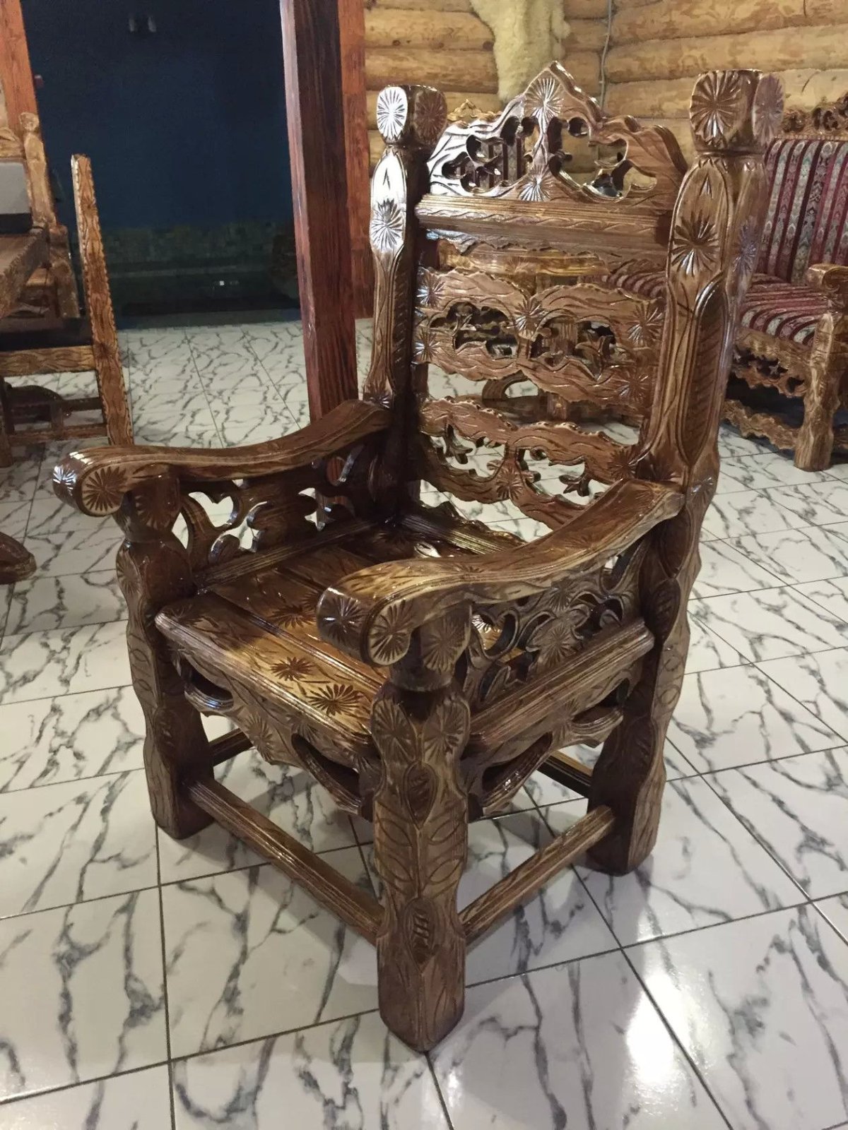 Красивая мебель под старину