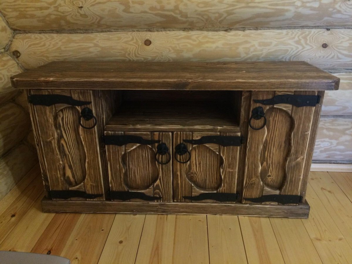 Состаренная мебель из дерева