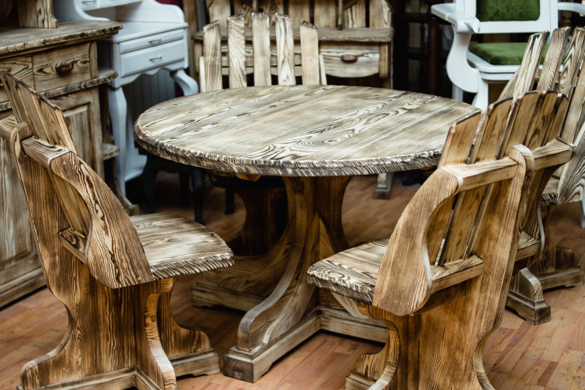 Мебель из палисандра под старину