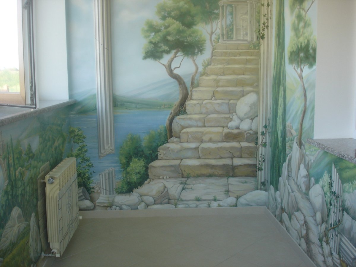 Художественные фрески на стенах