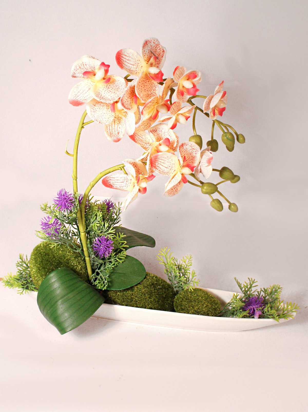 Красивые композиции из искусственных лилий