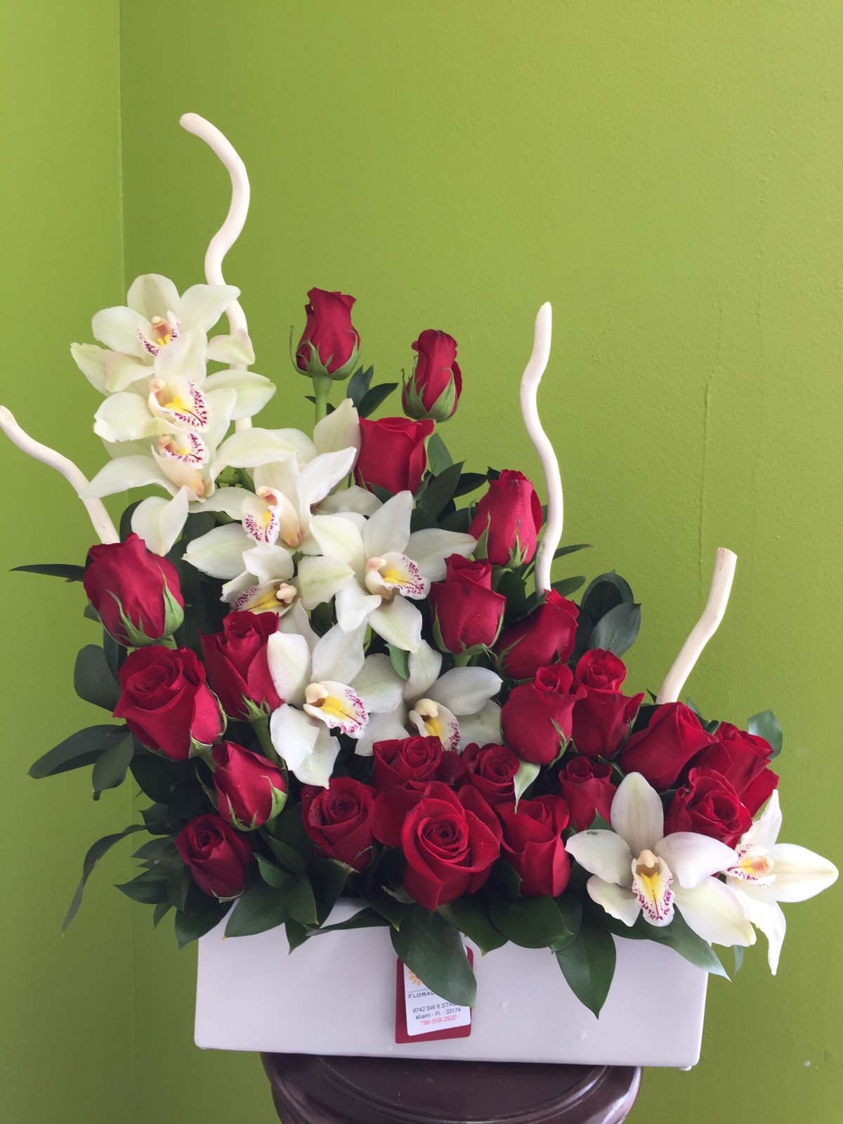 Силиконовые орхидеи в горшке