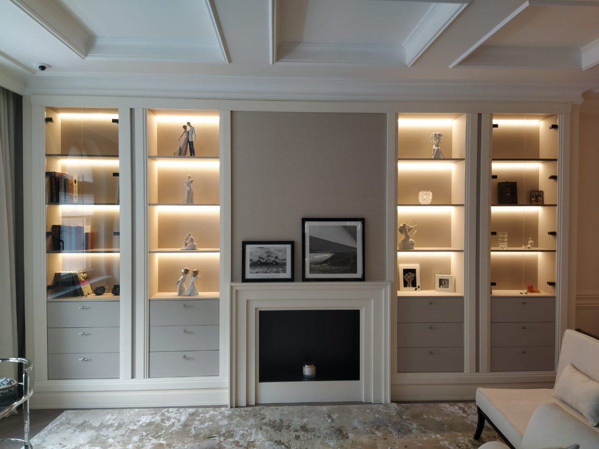 Встроенный стеллаж