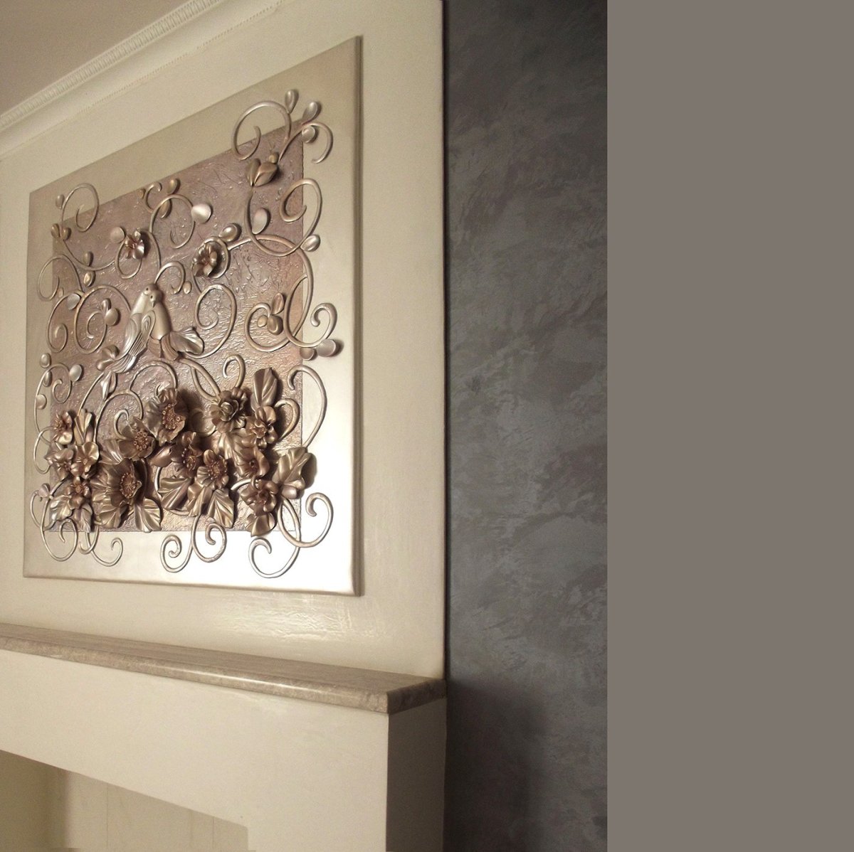 Панно в изголовье кровати