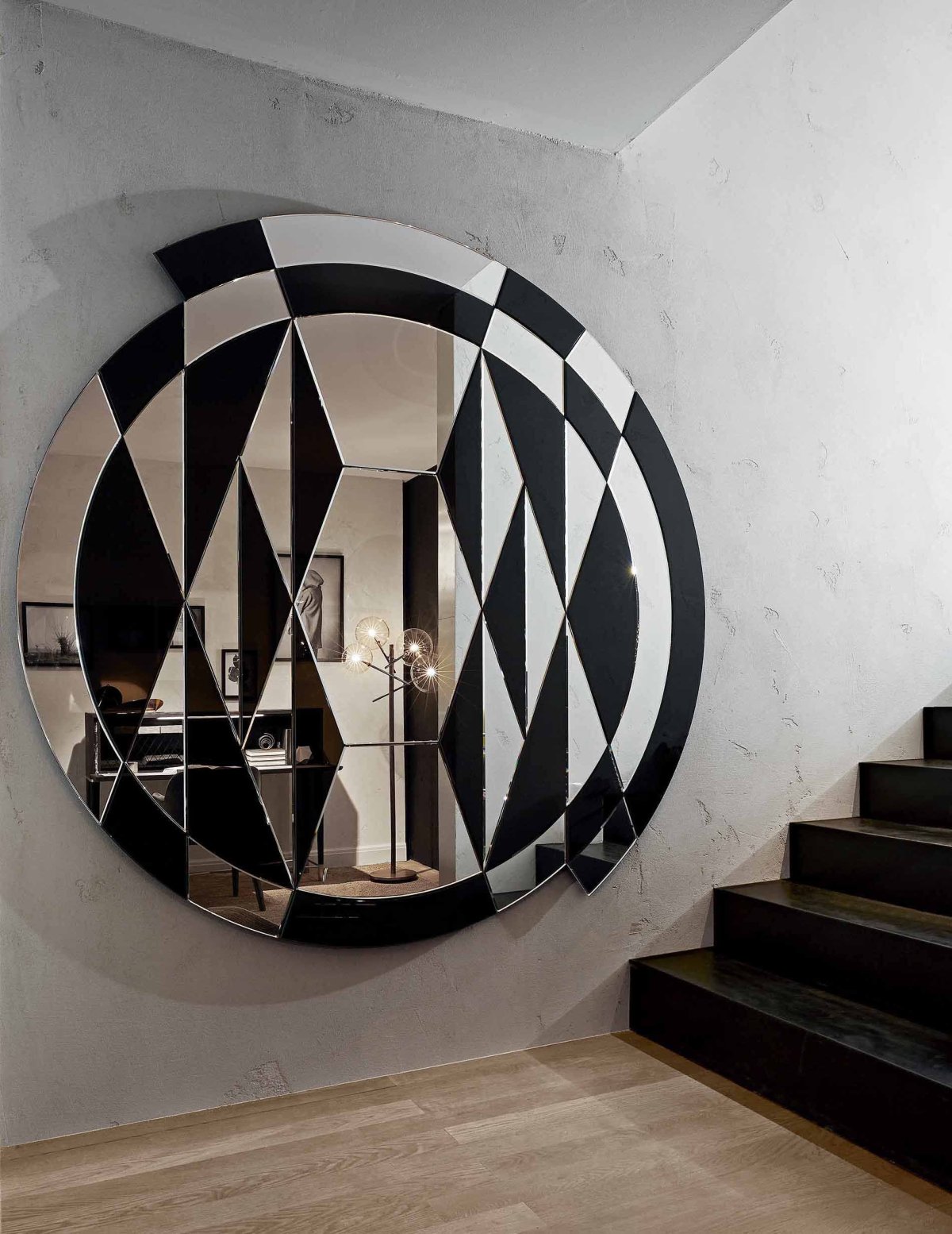 Интерьерные зеркала на стену