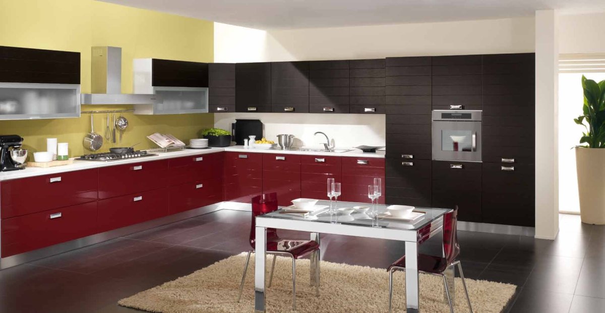 Красно бежевая кухня