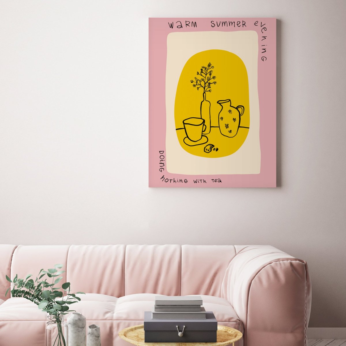 Роспись на желтой стене