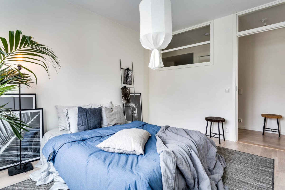 Серо голубая спальня