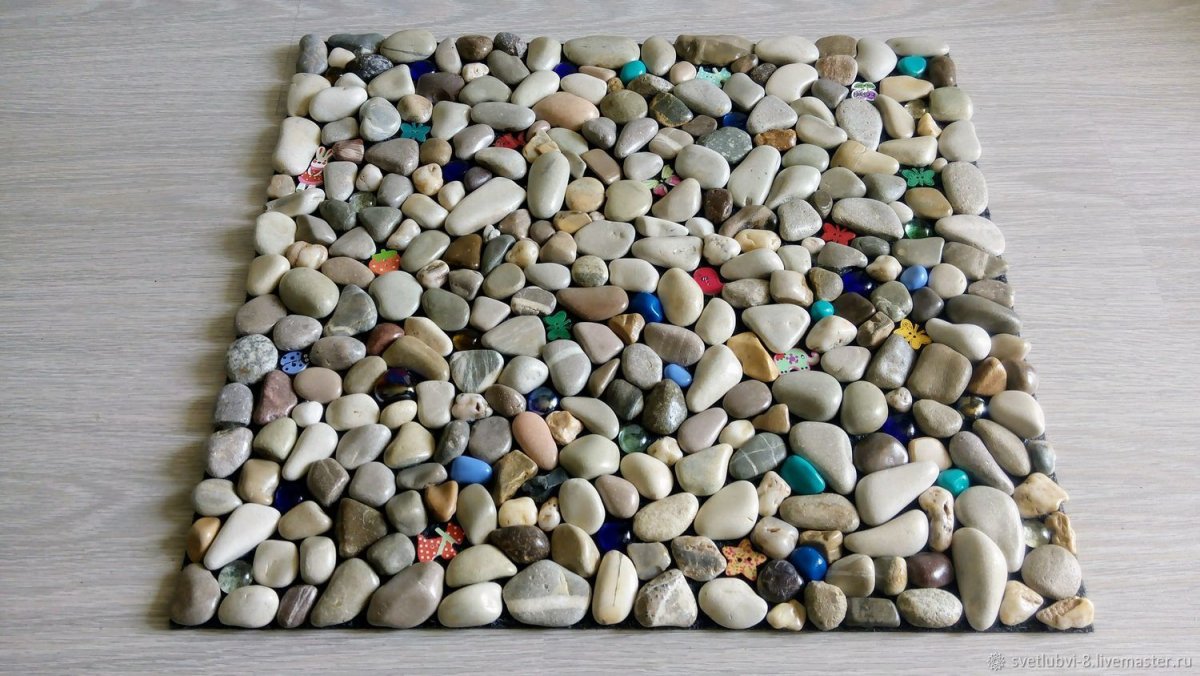 Яркие камешки