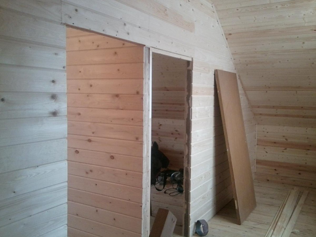 Имитация бруса в интерьере гостиной