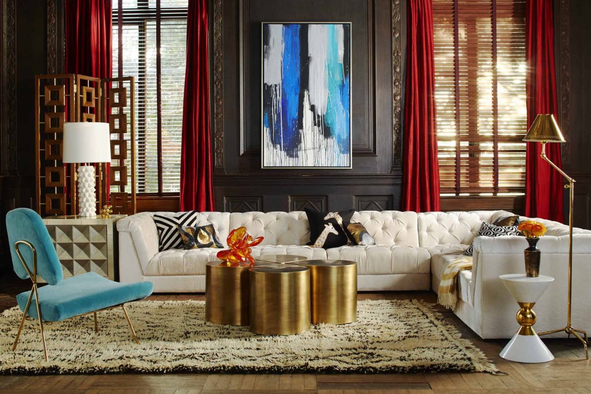 Интерьер гостиной с золотистым акцентом