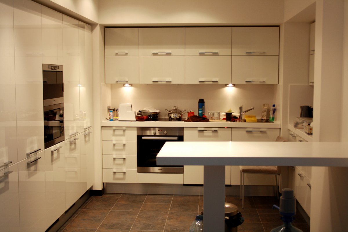 Хранение посуды без верхних шкафов