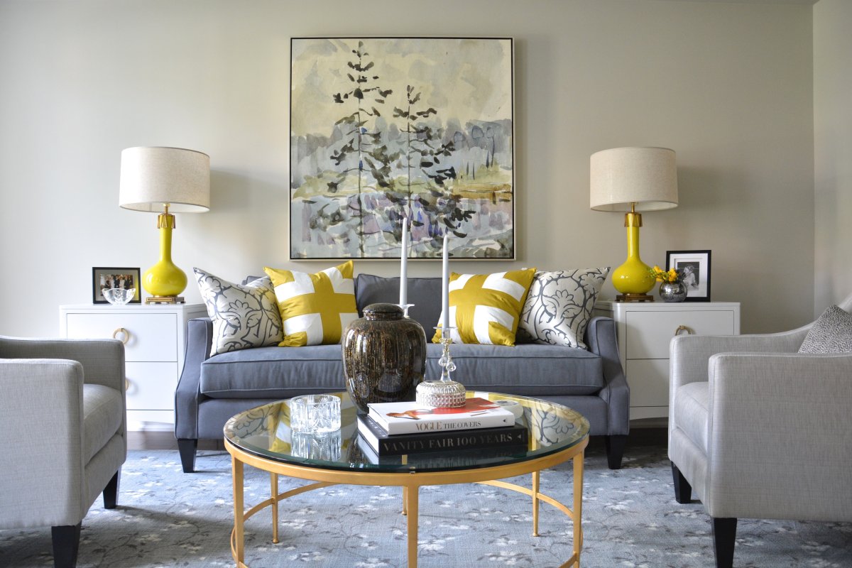 Гостиная в желто коричневых тонах