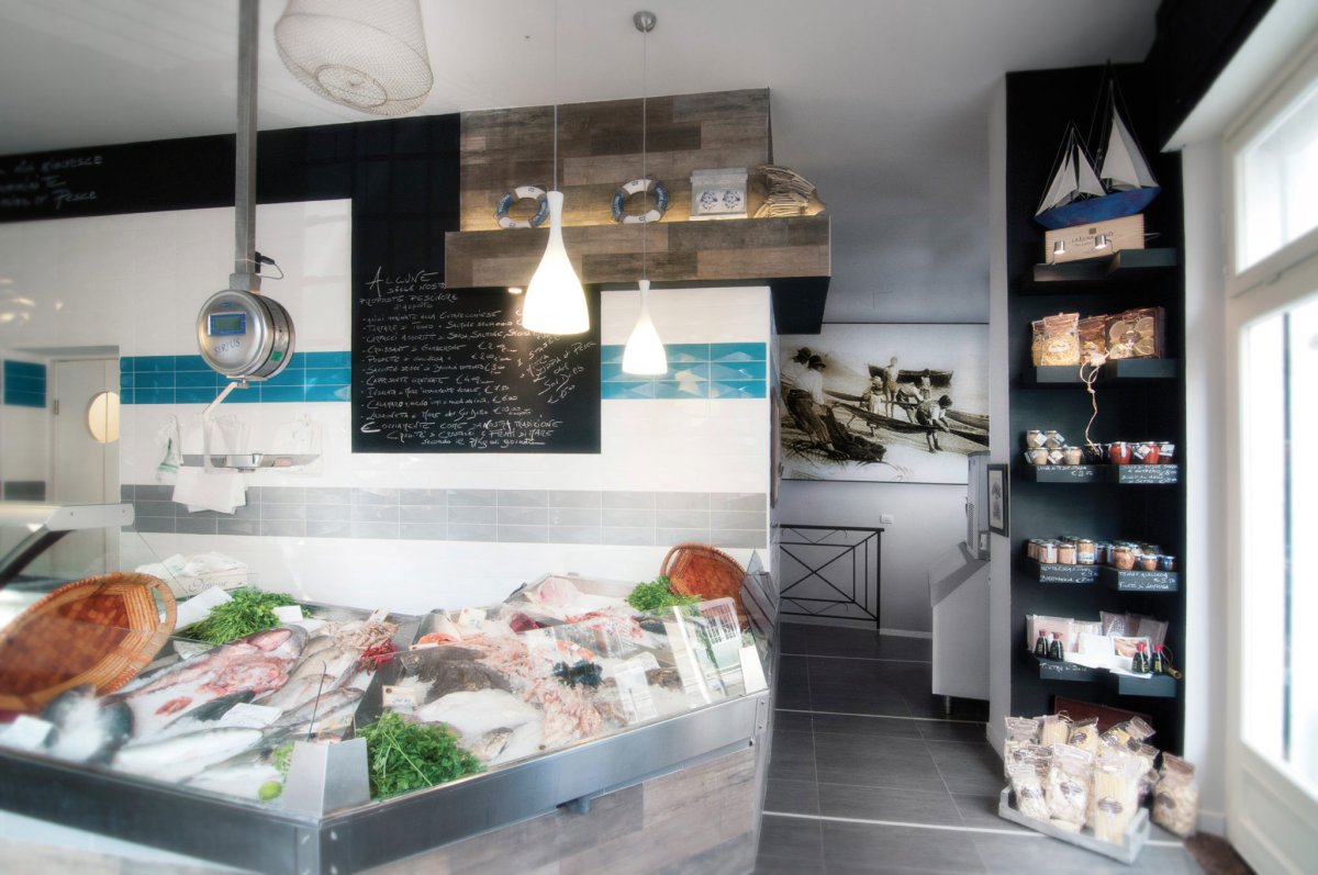 Интерьер рыбного магазина