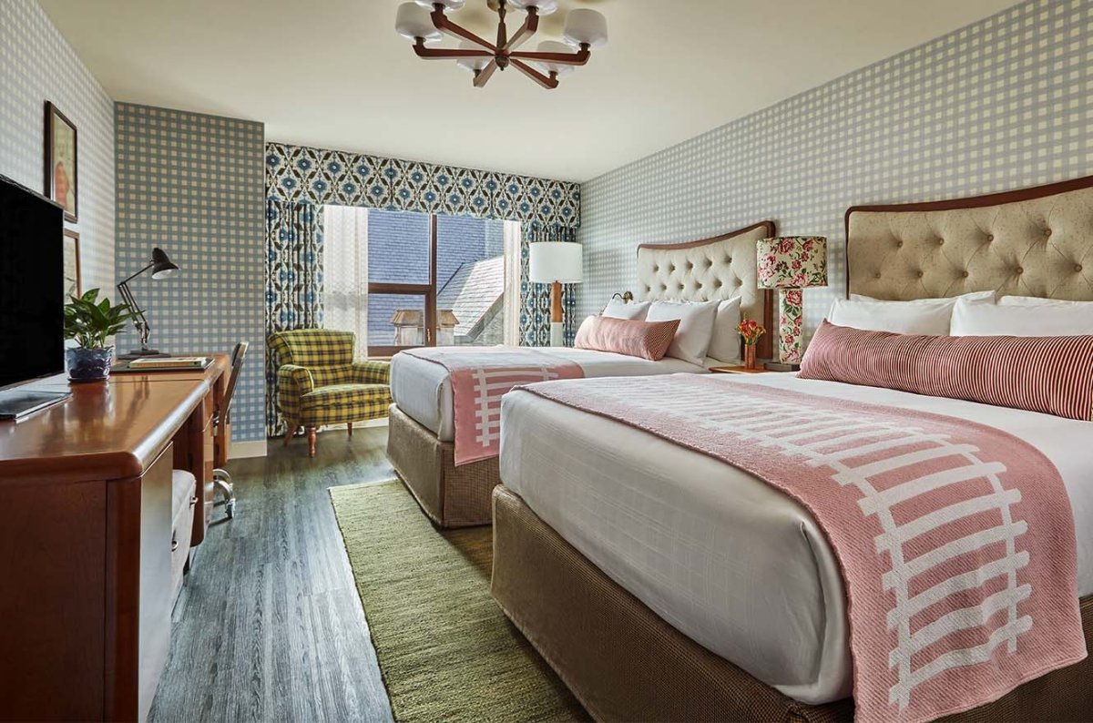 Спальня с раздельными кроватями