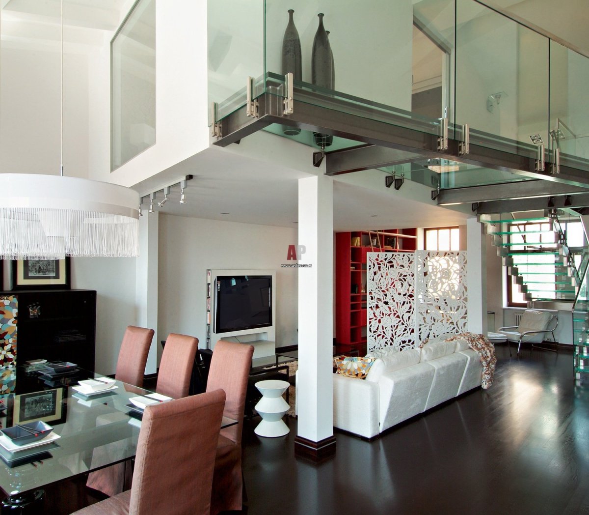 Антресоль в двухуровневой квартире