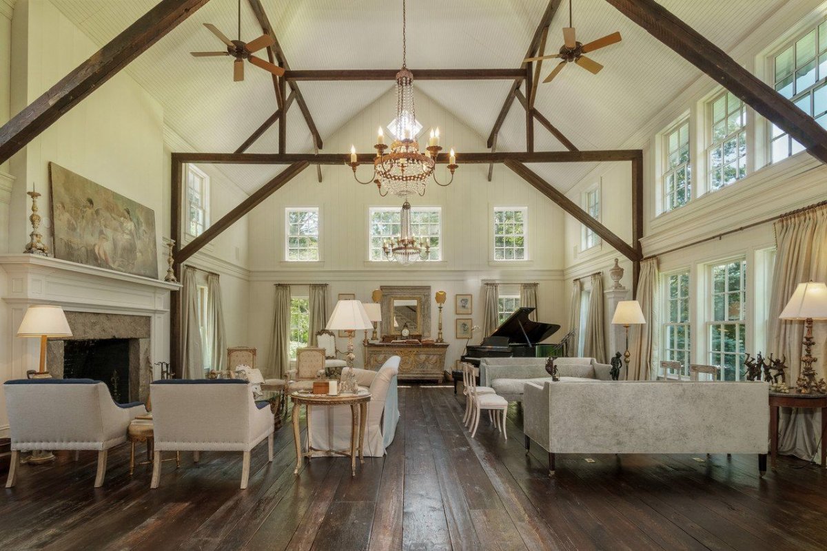 Кессонный потолок в стиле лофт