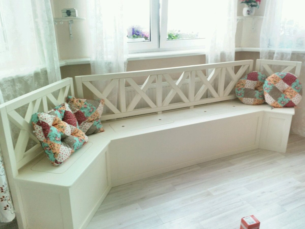 Скамейка на кухню с ящиком