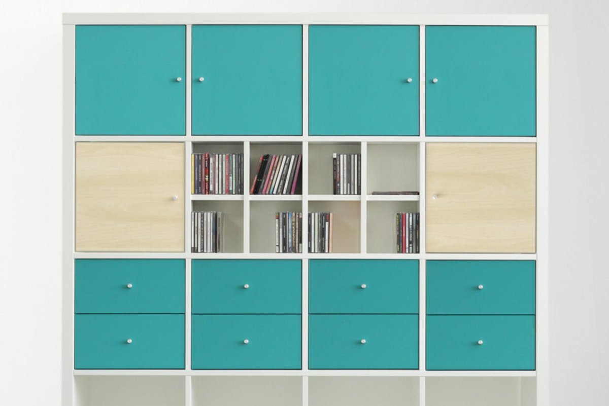 Шкаф цвета бирюза