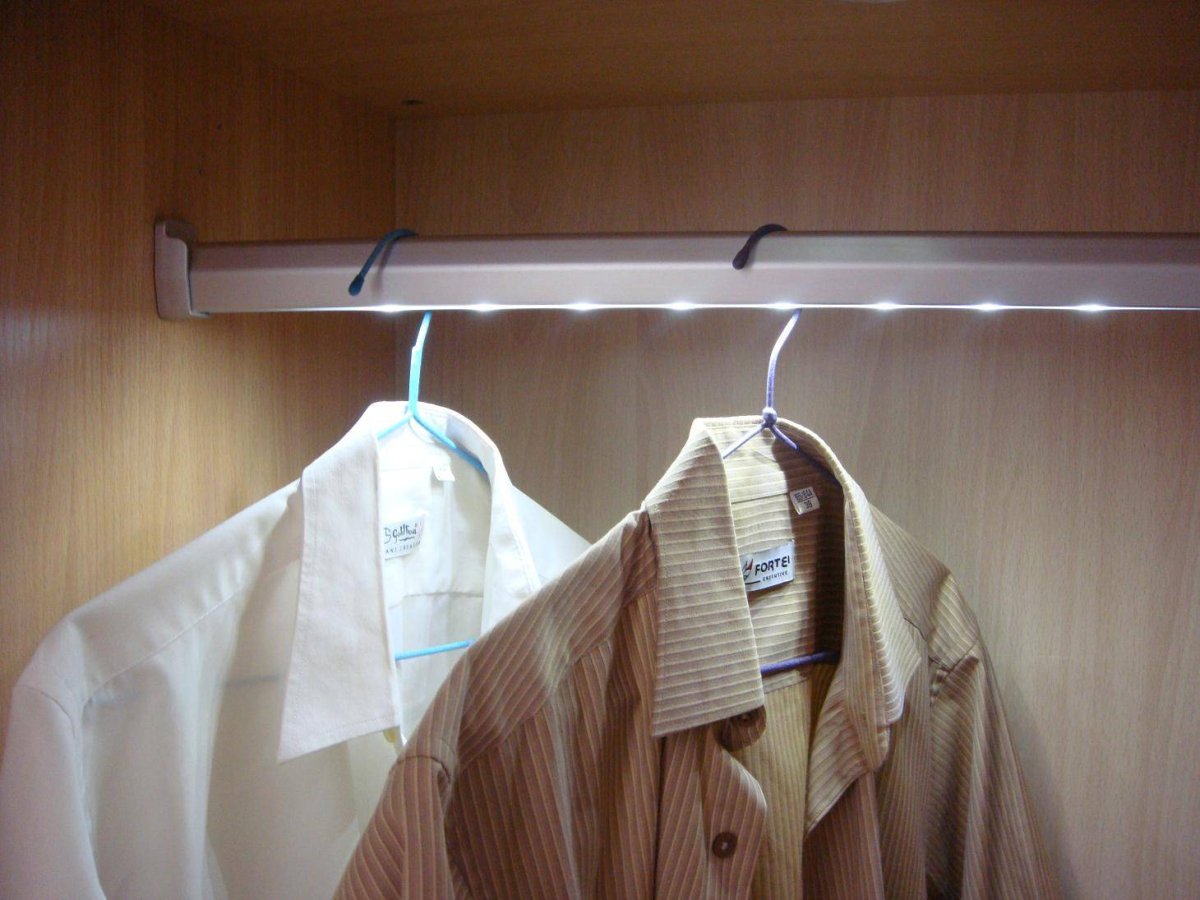 Подсветка стеклянных полок