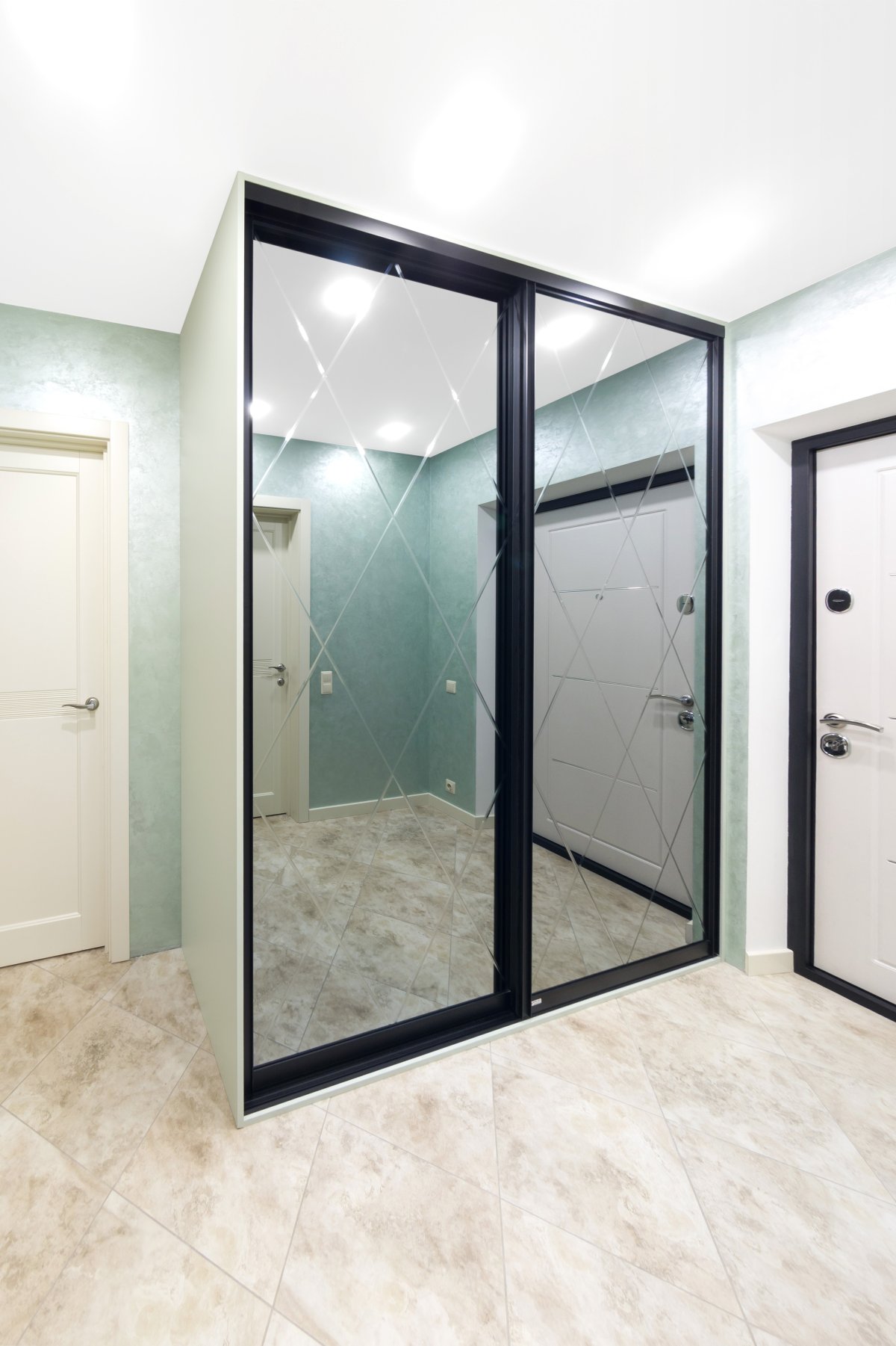 Сантан шкафы купе Кардинал