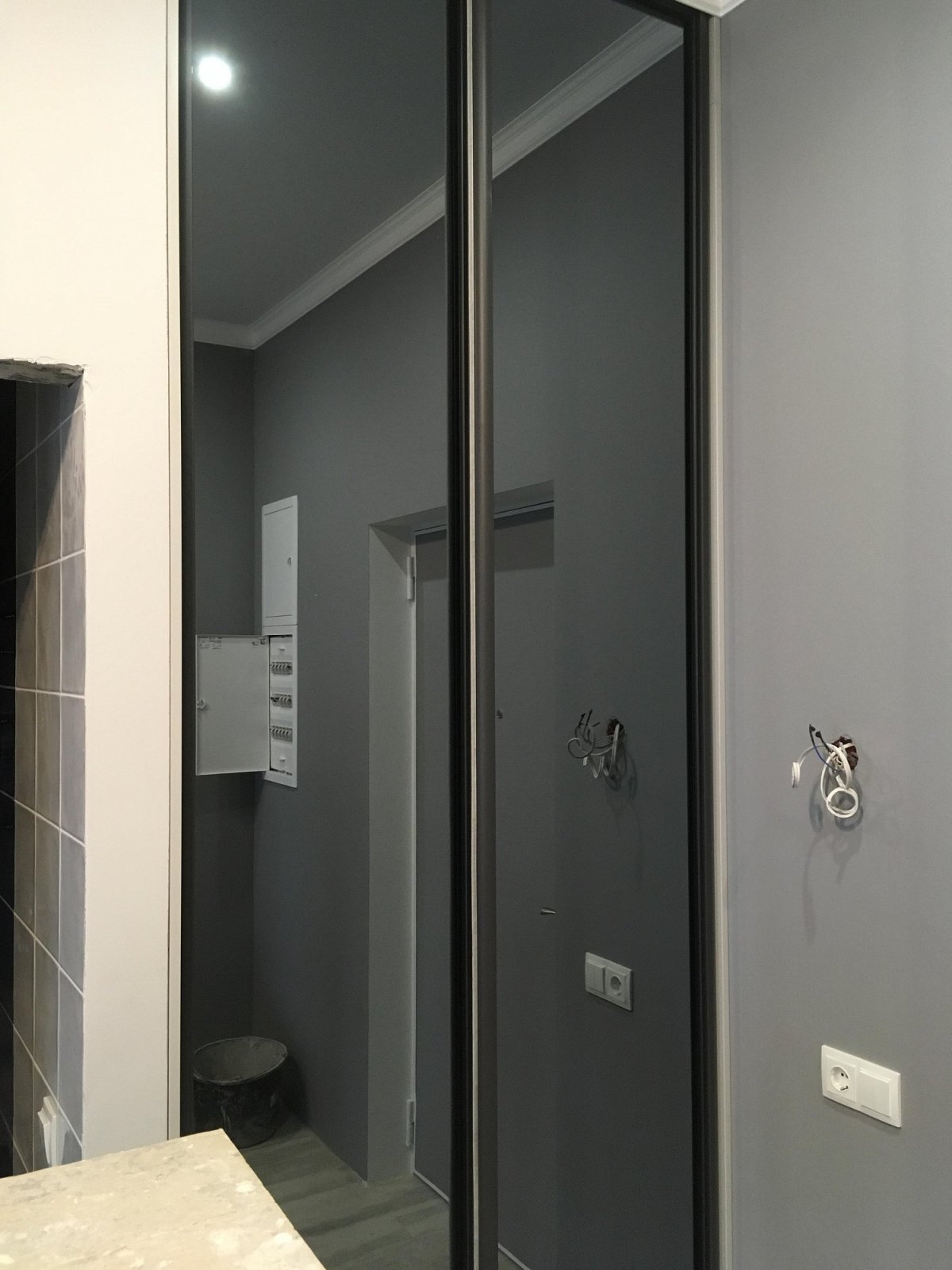 Шкаф купе с зеркалом