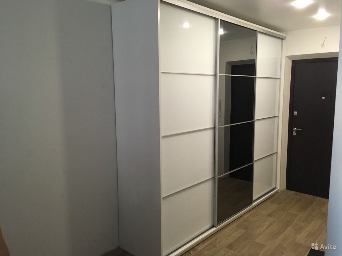 Шкафы-купе стального графитового зеркального цвета